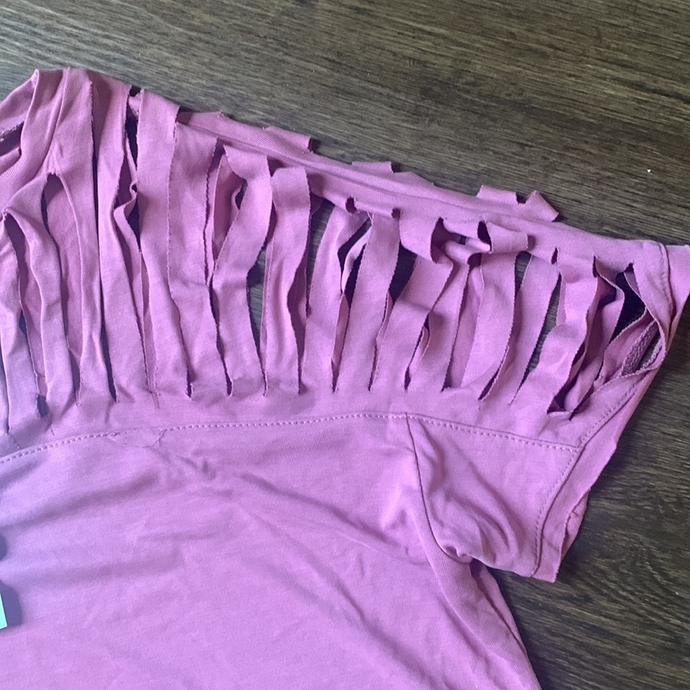 NWT She + Sky mauve tshirt with slits on shoulders size small - Picture 3 of 4